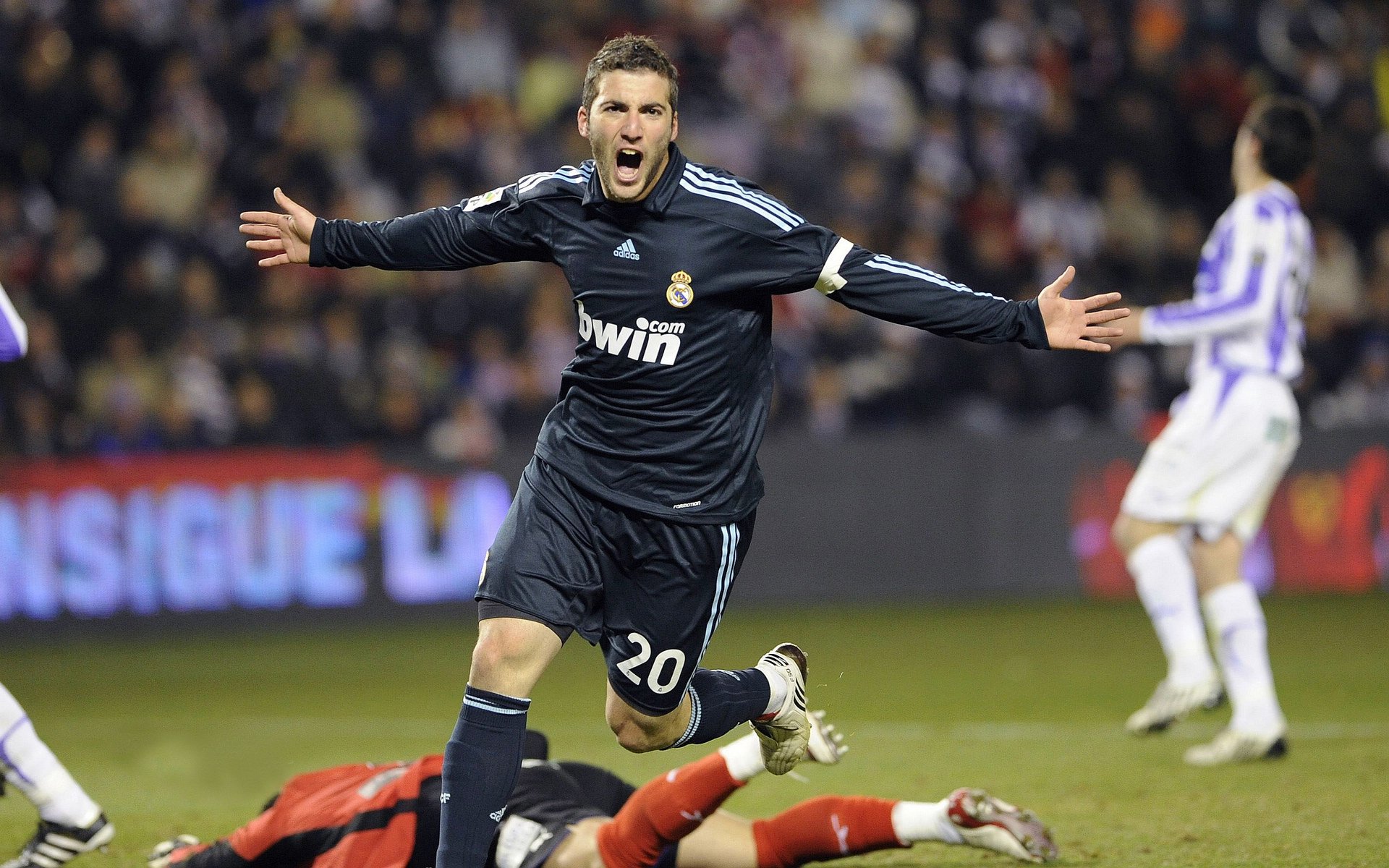 莫斯科中场亮相，为重要欧冠比赛做准备，莫斯科进球